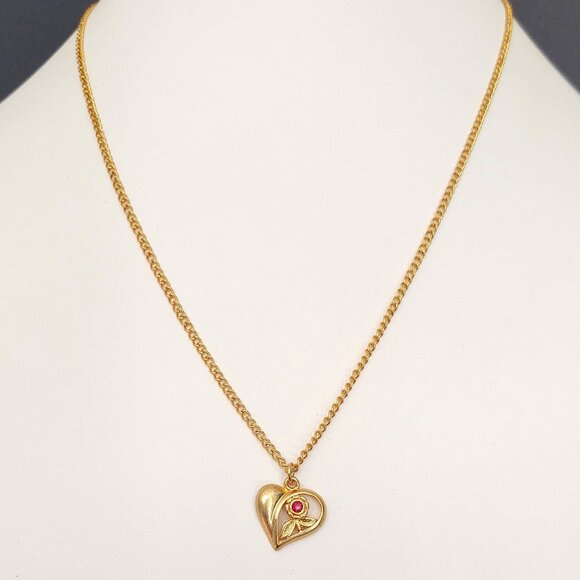 Gold heart pendant necklace with flower and faux ruby detail - Picture 1 of 11